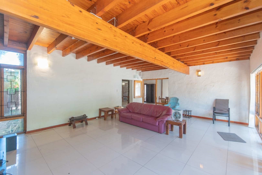 8 Bedroom Property for Sale in Summerstrand Eastern Cape